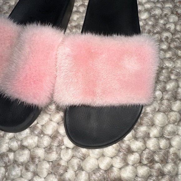 Givenchy real Mink fur slides. Perfect condition - Picture 2 of 8